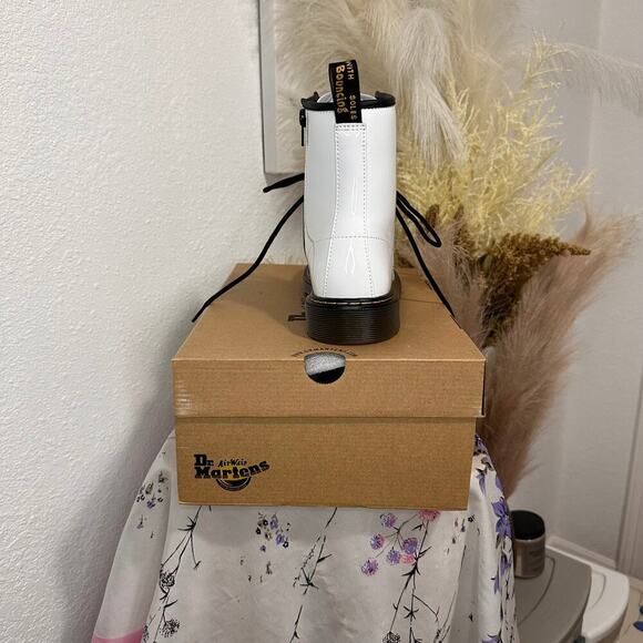 Dr. Martens Patent Lamper White Combat Boots Size 7 Womens - Picture 5 of 10